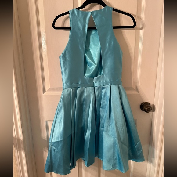 Jovani Size 6 Satin Mini Dress - Picture 2 of 2